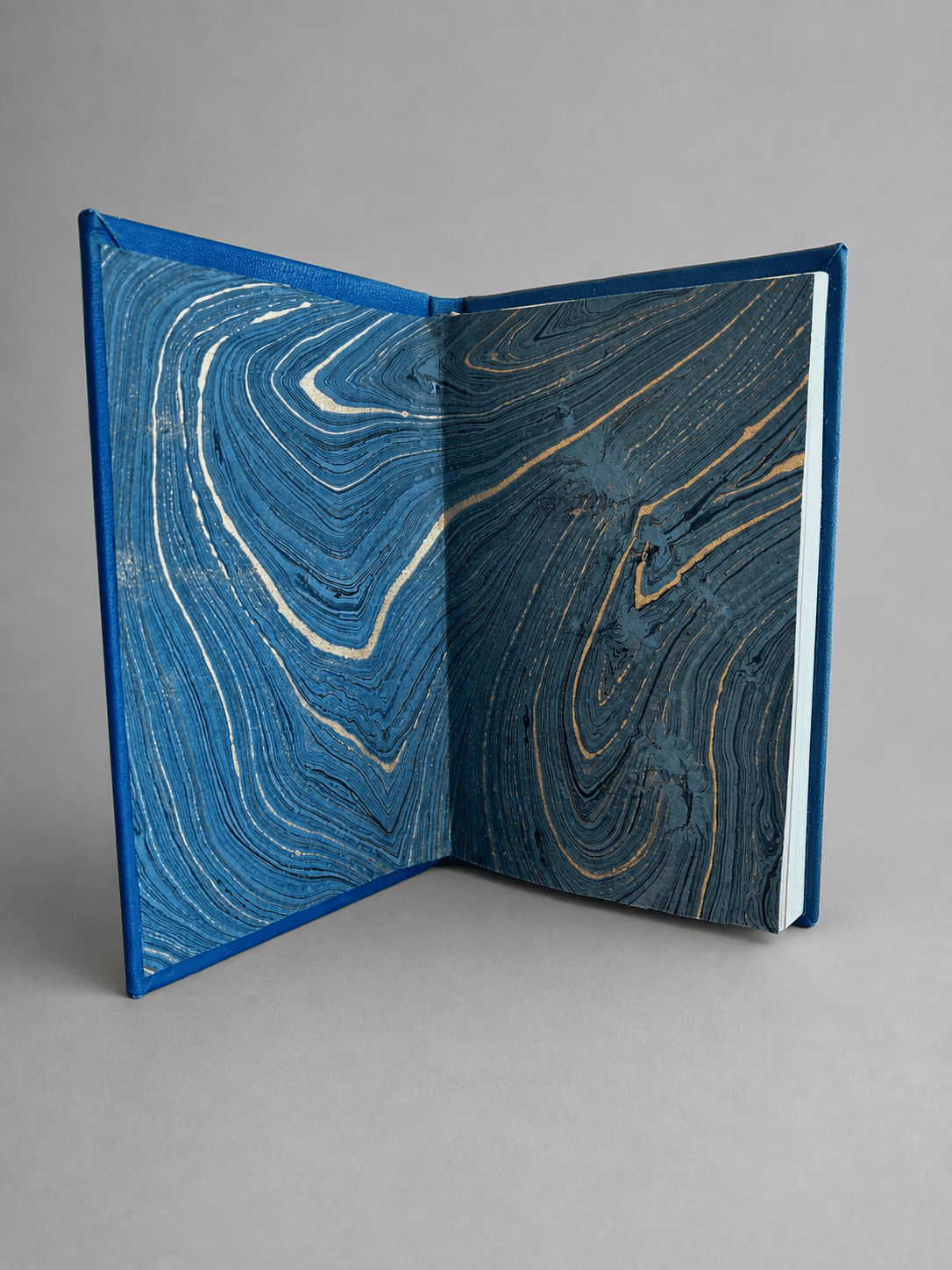 The Alchemist edition presented on satin